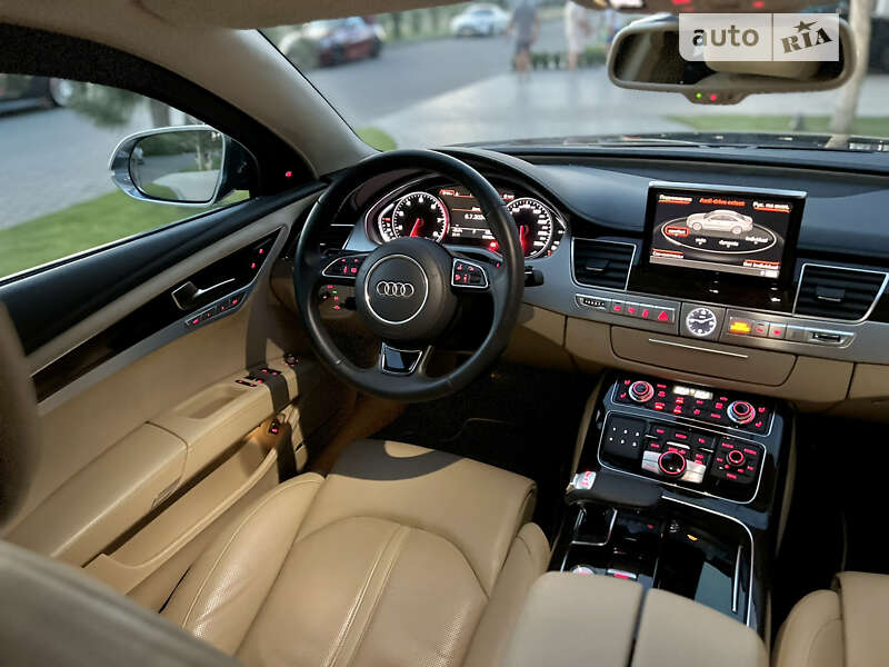 Седан Audi A8 2015 в Одессе