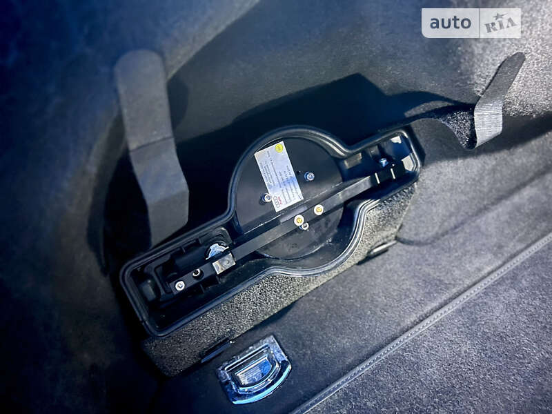 Седан Audi A8 2015 в Одессе