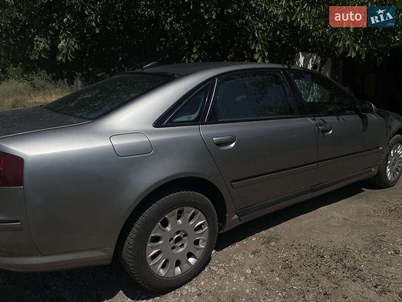 Седан Audi A8 2004 в Нікополі
