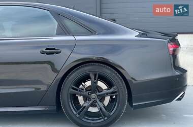 Седан Audi A8 2015 в Львове