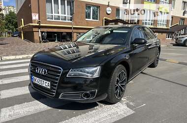 Седан Audi A8 2012 в Киеве