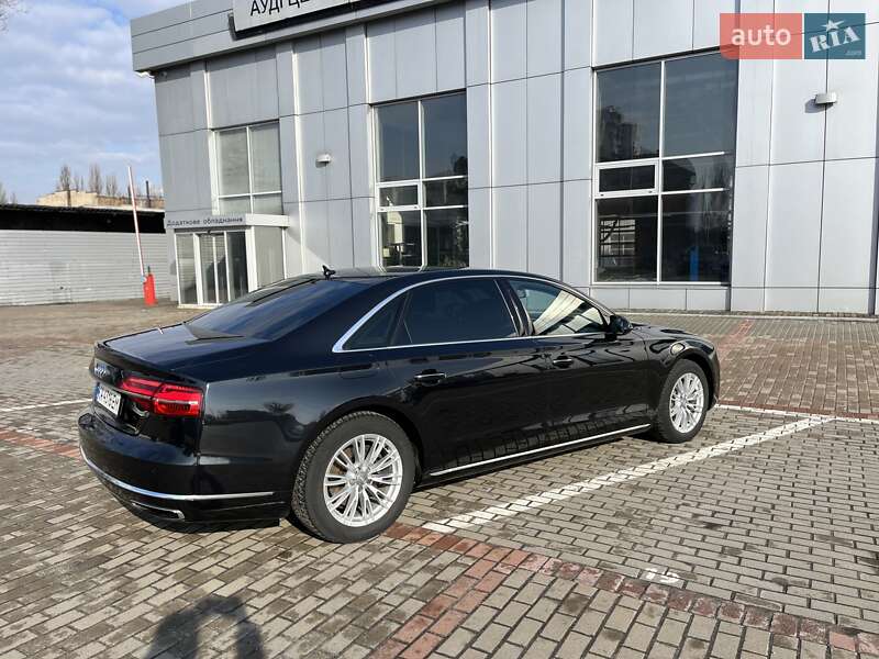 Седан Audi A8 2014 в Києві