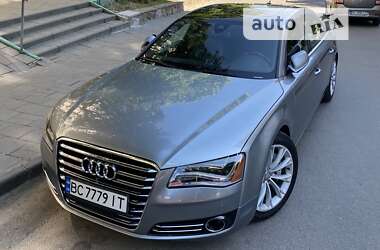 Седан Audi A8 2013 в Львові