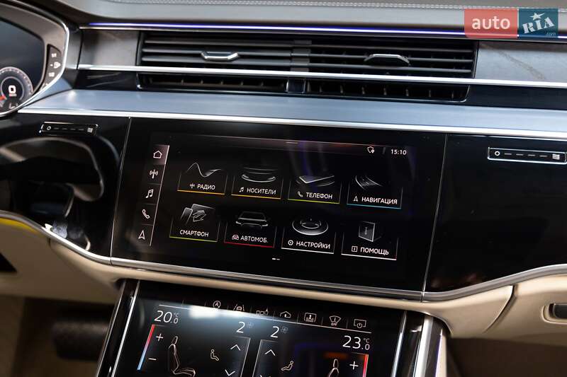 Седан Audi A8 2018 в Луцке