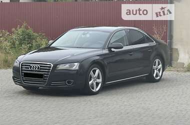 Седан Audi A8 2012 в Тячеві