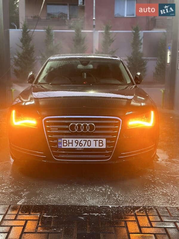 Audi A8 2012