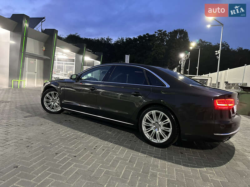 Седан Audi A8 2012 в Одессе