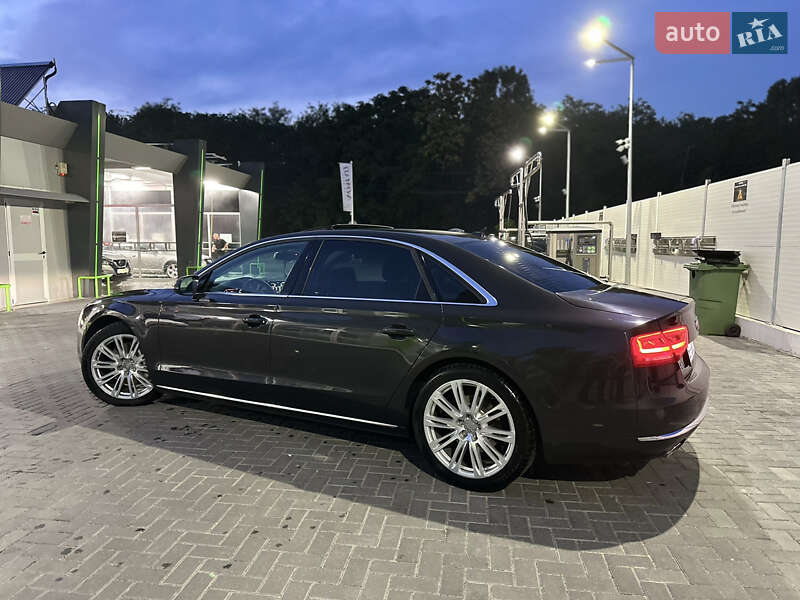 Седан Audi A8 2012 в Одессе