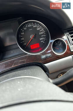 Седан Audi A8 2005 в 