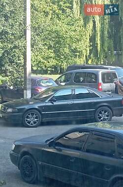 Седан Audi A8 1996 в Бурштыне