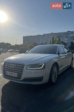 Седан Audi A8 2015 в 