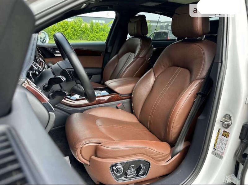 Седан Audi A8 2013 в Киеве