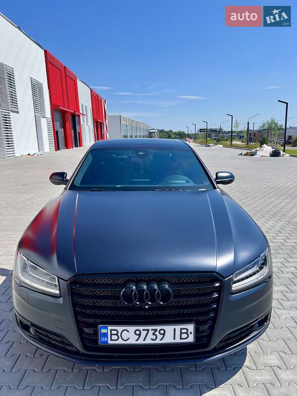 Седан Audi A8 2015 в Львове