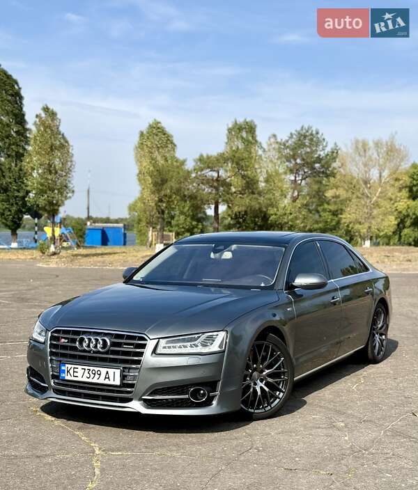 Седан Audi A8 2015 в Каменском