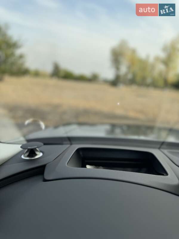 Седан Audi A8 2015 в Каменском