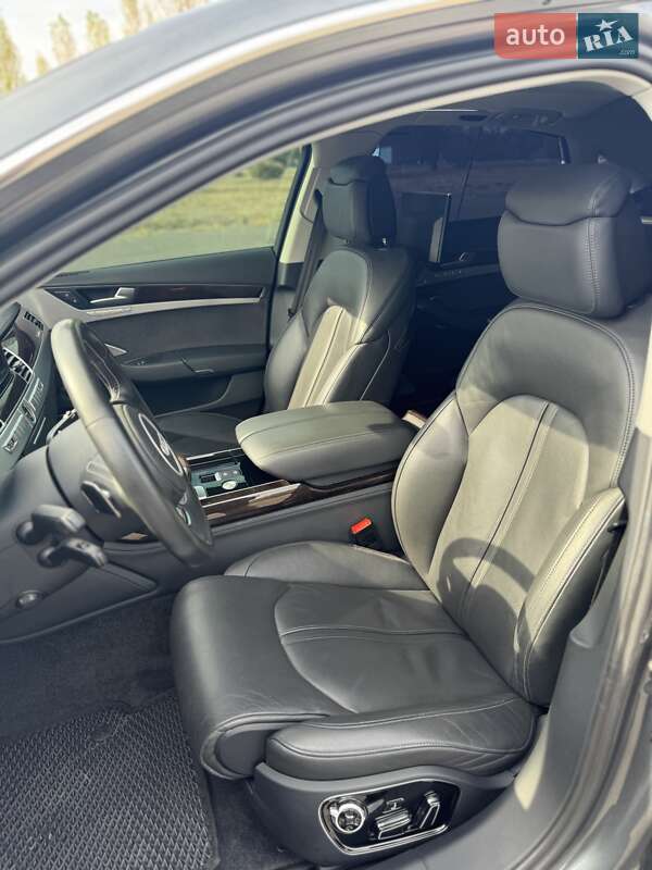 Седан Audi A8 2015 в Каменском