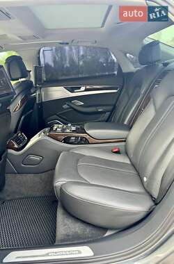 Седан Audi A8 2015 в 