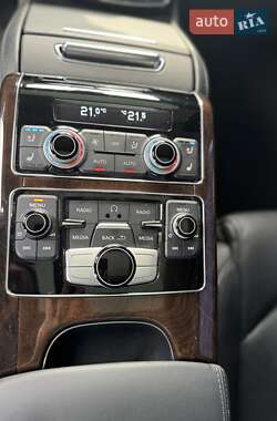 Седан Audi A8 2015 в 