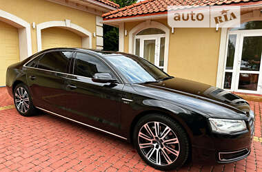 Седан Audi A8 2013 в Виннице