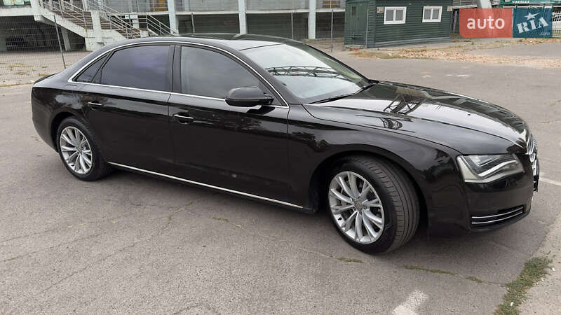 Седан Audi A8 2012 в 