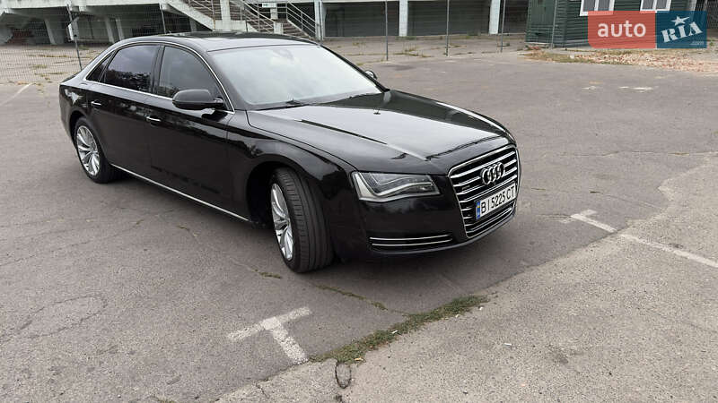 Седан Audi A8 2012 в Полтаві