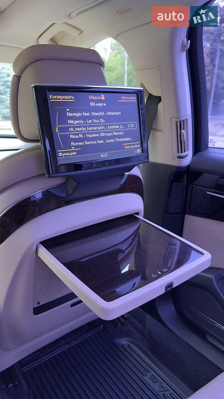 Седан Audi A8 2012 в Полтаві