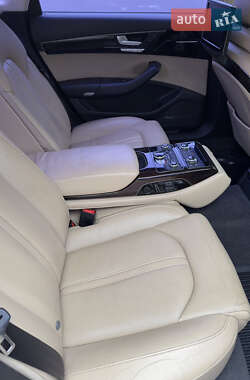 Седан Audi A8 2012 в 