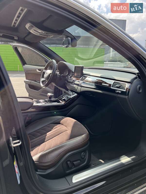 Седан Audi A8 2017 в Киеве