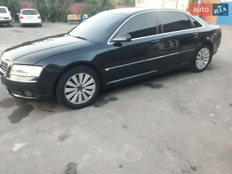 Седан Audi A8 2005 в Хмельнике