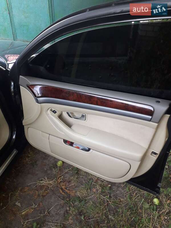 Седан Audi A8 2005 в Хмельнике