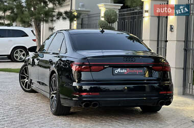Седан Audi A8 2020 в 