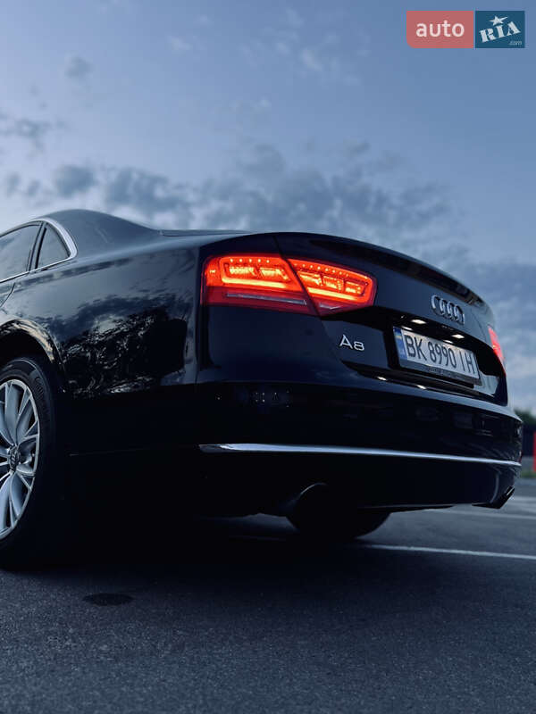 Седан Audi A8 2013 в Ровном