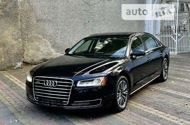 Седан Audi A8 2014 в Чернівцях