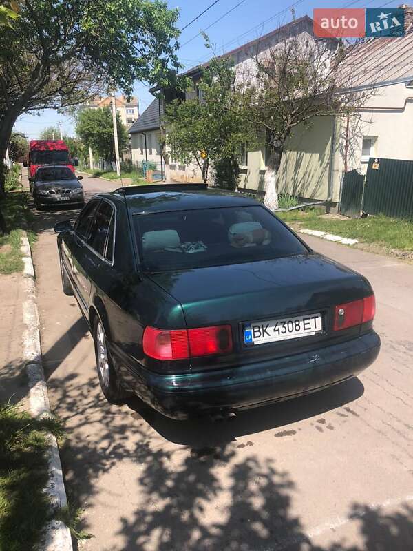 Седан Audi A8 1996 в Здолбунове
