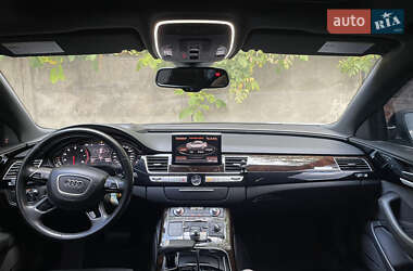 Седан Audi A8 2016 в 