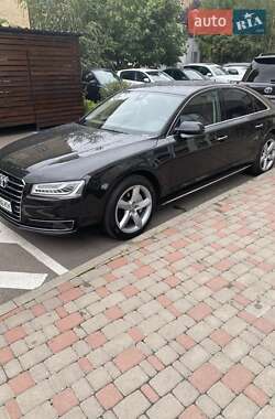 Седан Audi A8 2015 в 