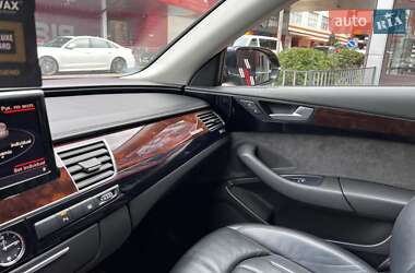 Седан Audi A8 2017 в 