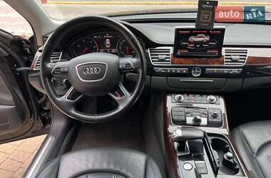 Седан Audi A8 2017 в 