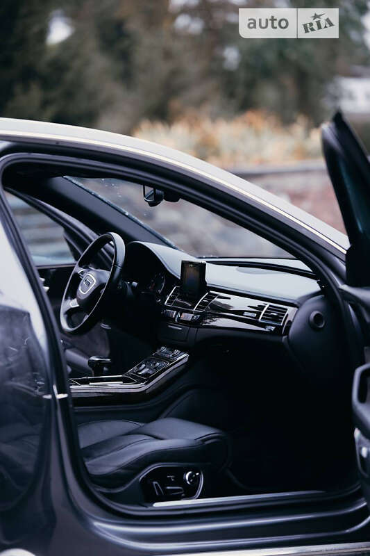 Седан Audi A8 2014 в Киеве