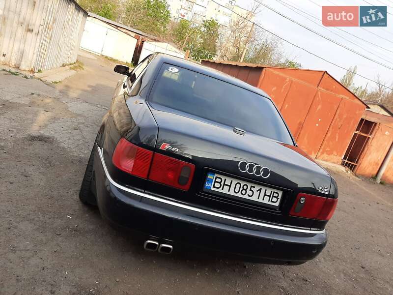 Седан Audi A8 2000 в Одессе