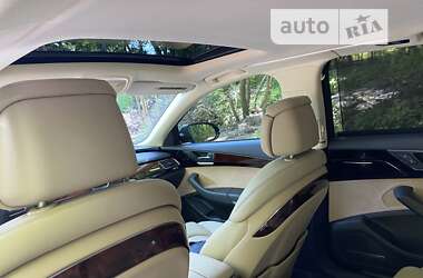 Седан Audi A8 2013 в Львове