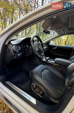 Седан Audi A8 2015 в 