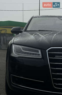 Седан Audi A8 2014 в Львове