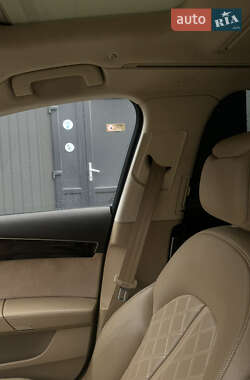 Седан Audi A8 2014 в Львове