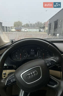 Седан Audi A8 2014 в Львове