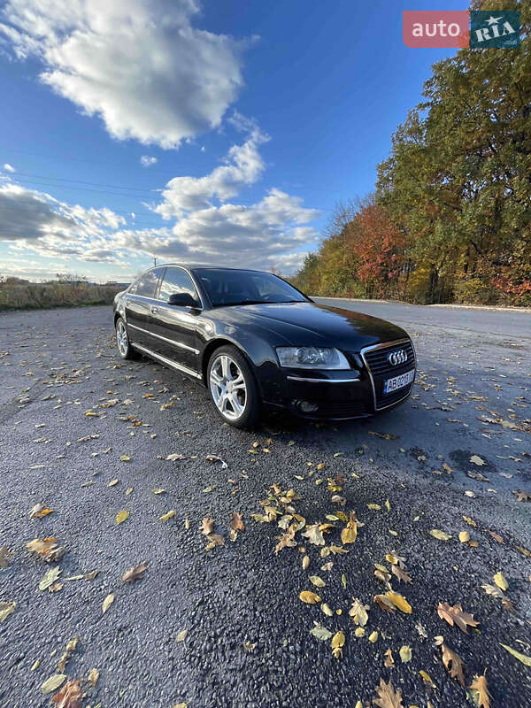 Седан Audi A8 2005 в Виннице