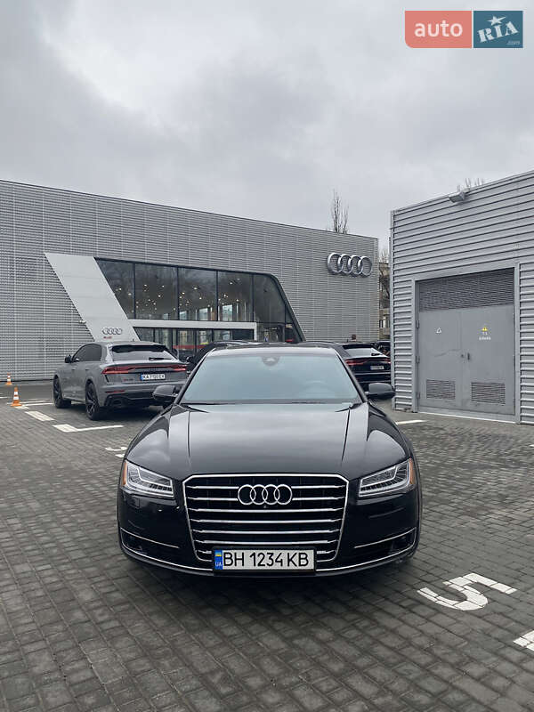 Седан Audi A8 2014 в Виннице
