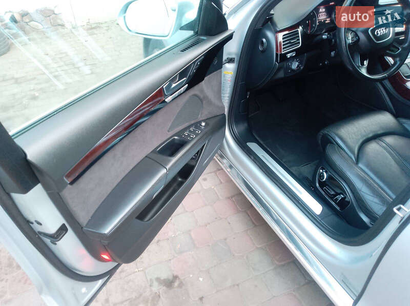 Седан Audi A8 2012 в Тернополе