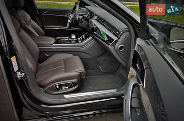 Седан Audi A8 2022 в 
