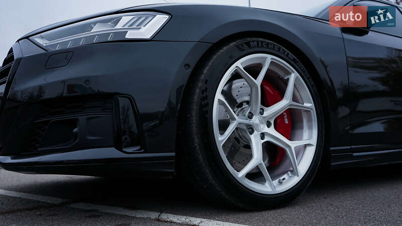 Седан Audi A8 2019 в Киеве